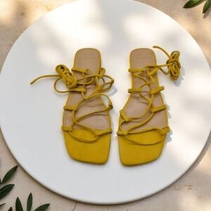 Marc Fisher LTD Yellow Sz 9 Roman Strappy Sandals Mahalia
